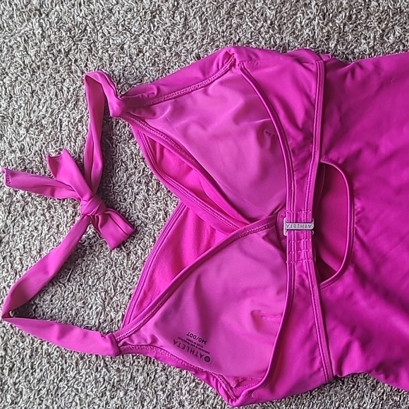 Athleta pink halter criss cross front tankini top size 34D/DDT - Picture 5 of 10